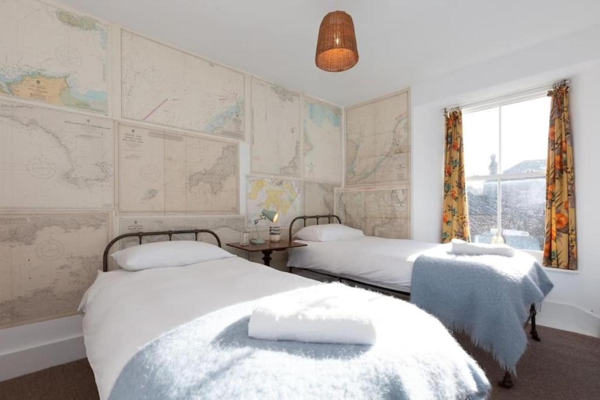 Janies Cottage~ Mousehole~Eclectic Interiors & Vintage Charm Ngoại thất bức ảnh
